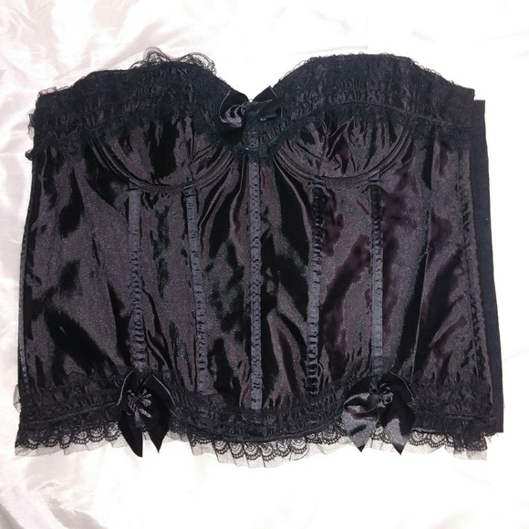 Black Corset - Picture 1 of 3